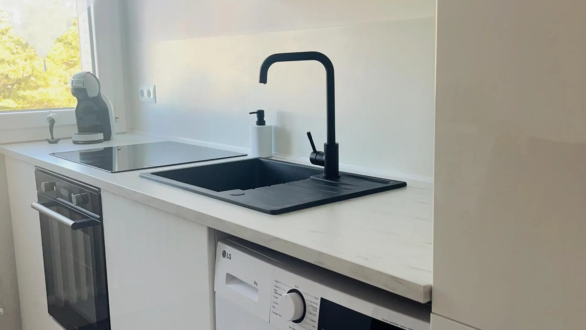 Appartement 5 Lits, Tout Equipe, Wifi, Netflix Vaulx-en-Velin 0*,  France